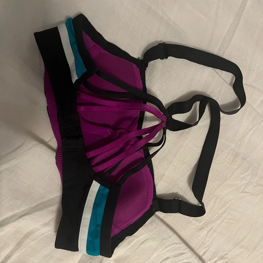 Victoria’s Secret Sports Bra - Picture 2 of 2